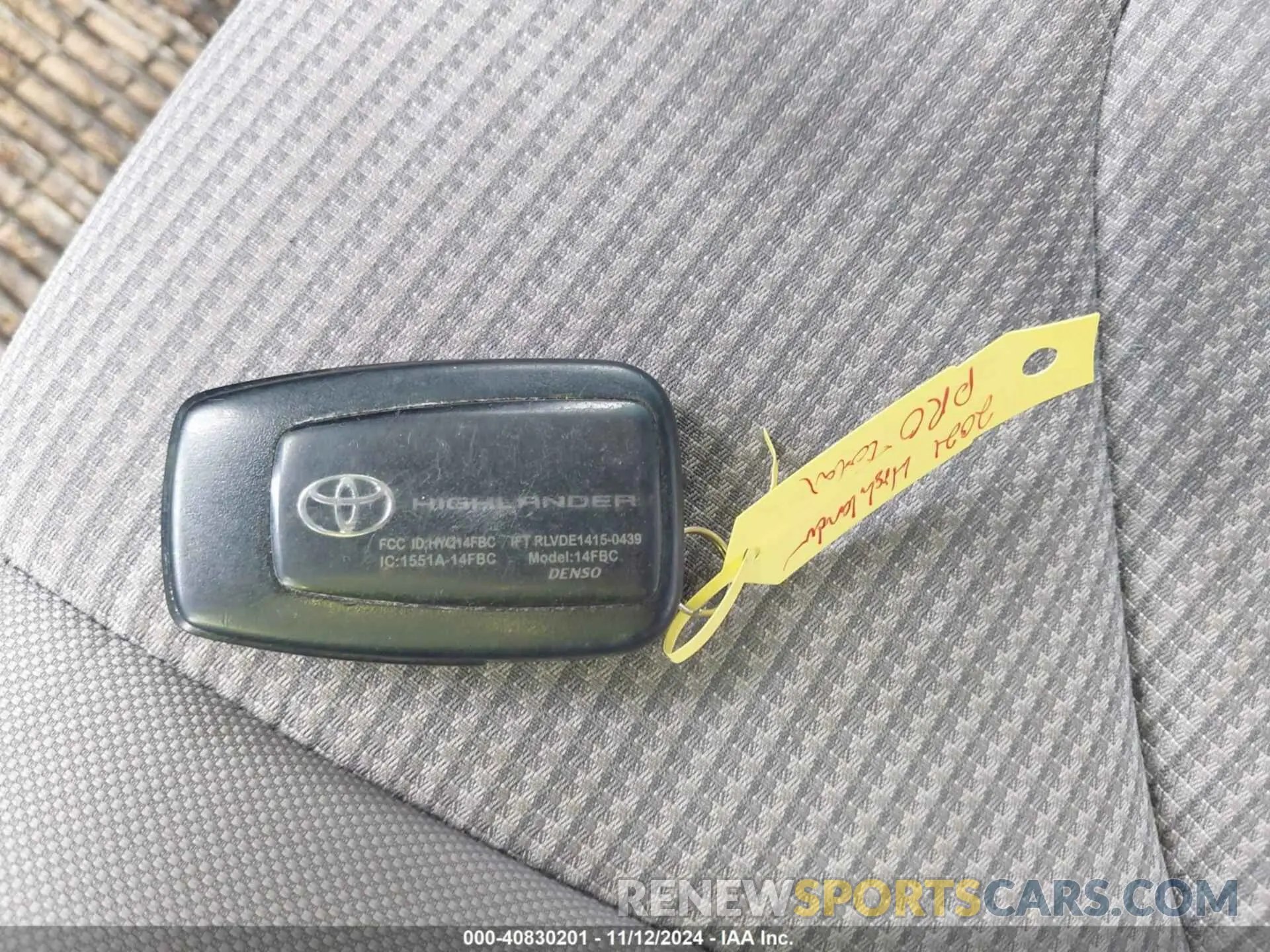 11 Photograph of a damaged car 5TDZZRAH8MS089048 TOYOTA HIGHLANDER 2021
