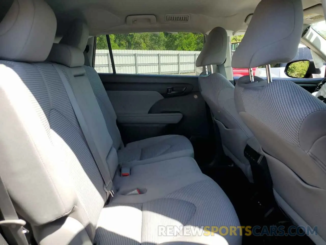11 Photograph of a damaged car 5TDZZRAH8MS515126 TOYOTA HIGHLANDER 2021