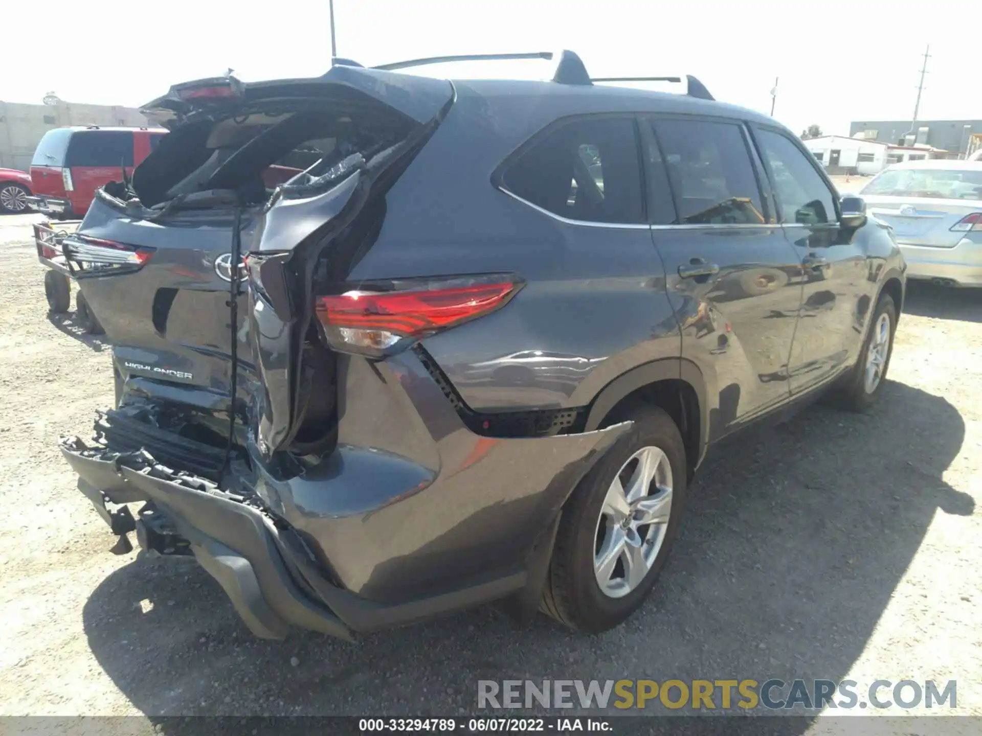 4 Photograph of a damaged car 5TDZZRAH8MS519497 TOYOTA HIGHLANDER 2021