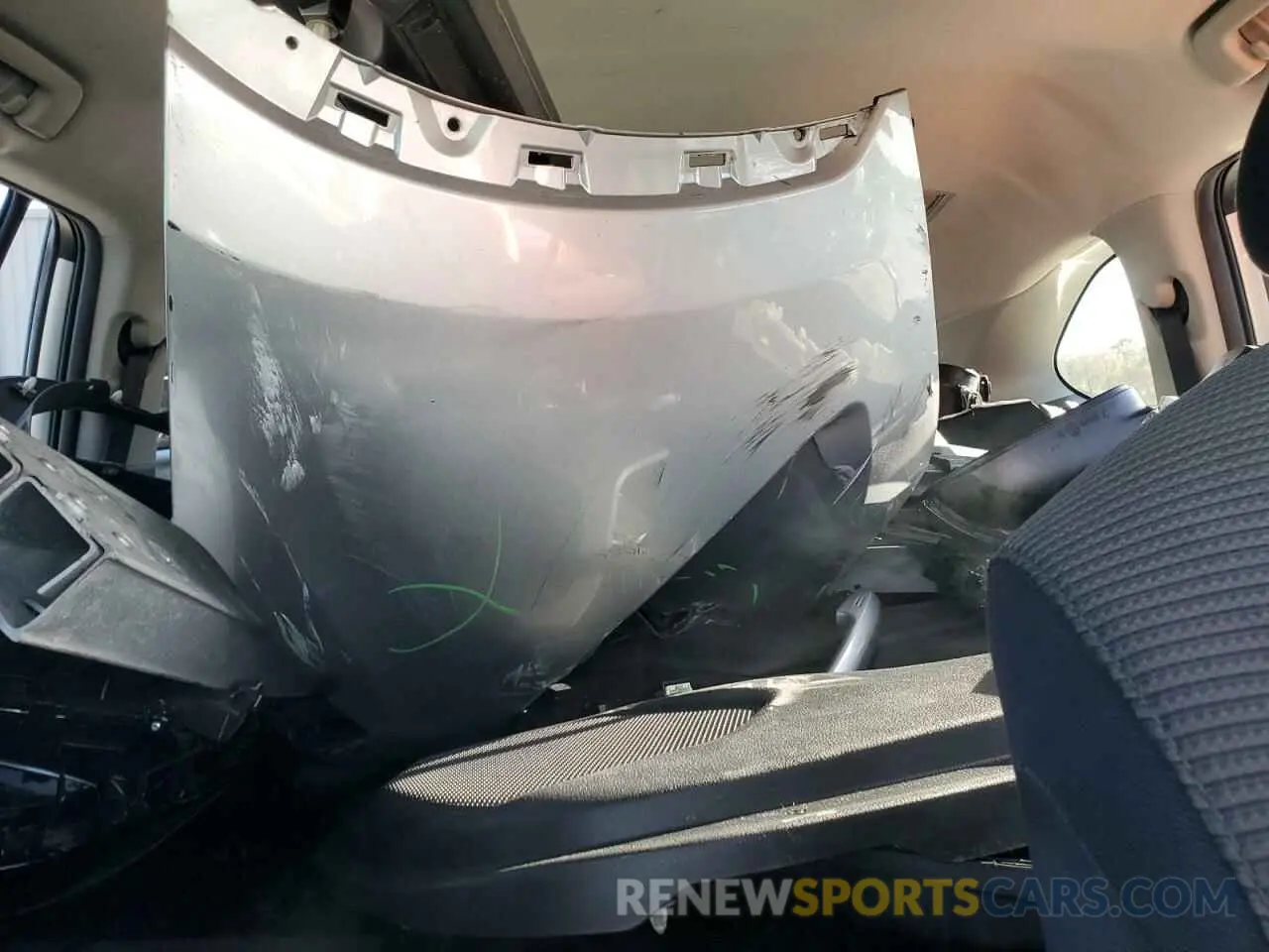 10 Photograph of a damaged car 5TDZZRAH8MS519595 TOYOTA HIGHLANDER 2021