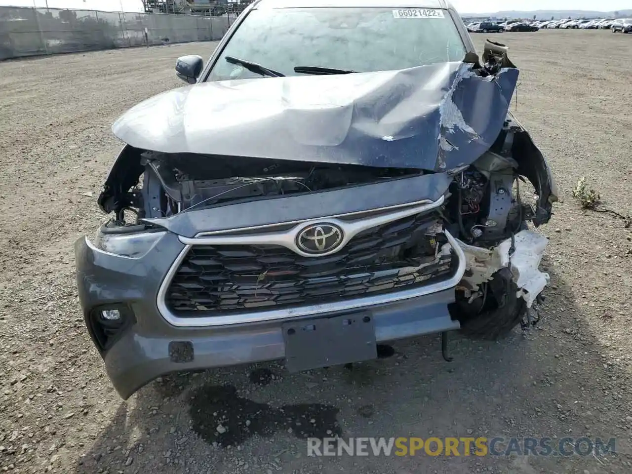 9 Photograph of a damaged car 5TDZZRAH8MS529415 TOYOTA HIGHLANDER 2021