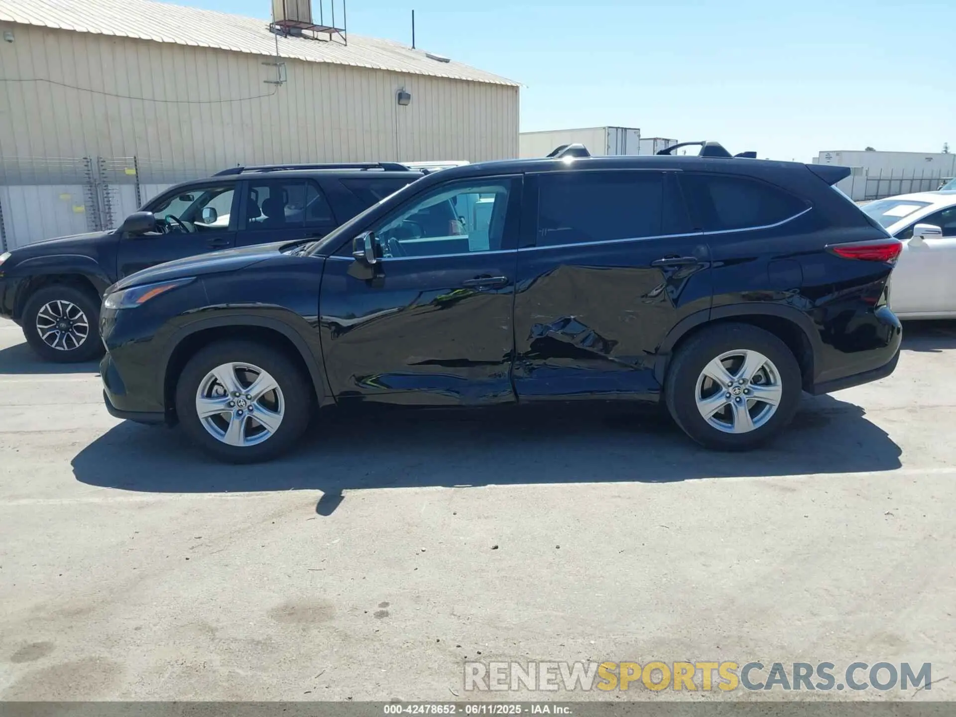 14 Photograph of a damaged car 5TDZZRAH9MS053319 TOYOTA HIGHLANDER 2021