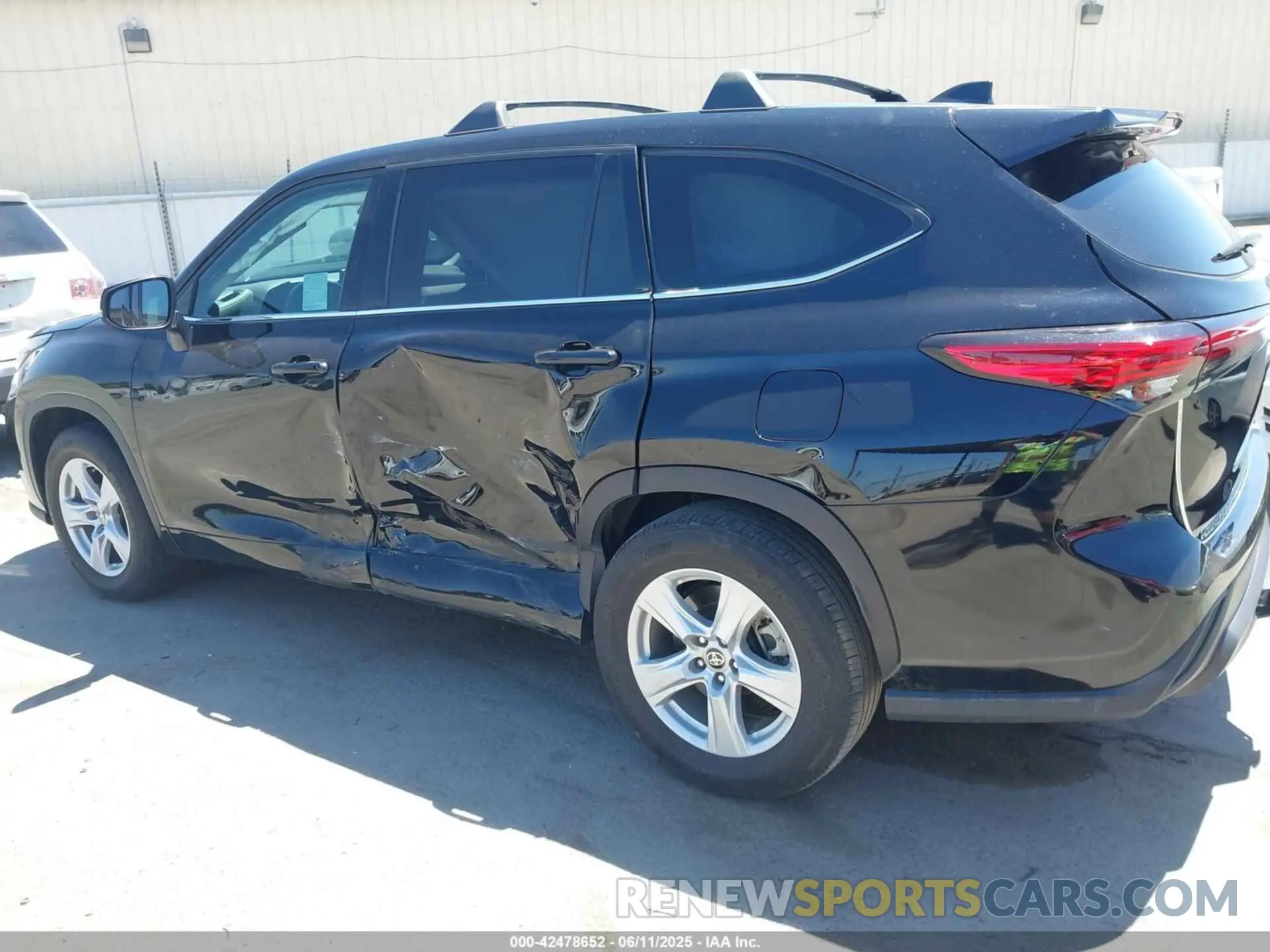 6 Photograph of a damaged car 5TDZZRAH9MS053319 TOYOTA HIGHLANDER 2021