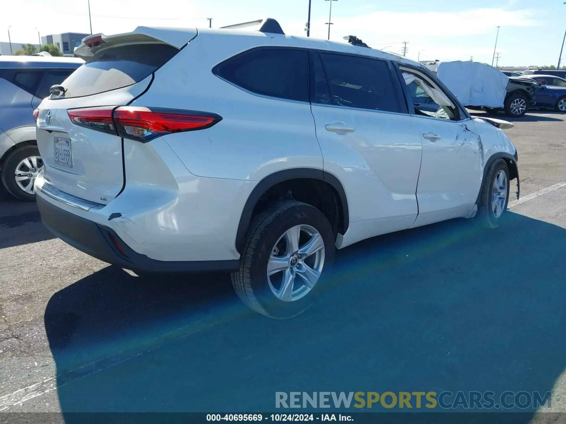 4 Photograph of a damaged car 5TDZZRAH9MS056334 TOYOTA HIGHLANDER 2021