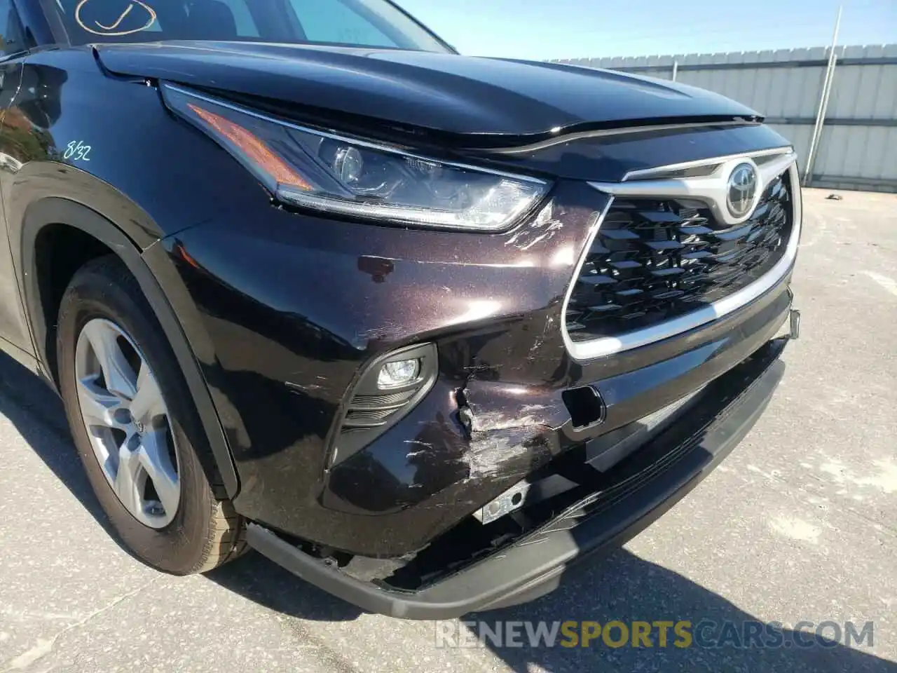 9 Photograph of a damaged car 5TDZZRAHXMS087091 TOYOTA HIGHLANDER 2021