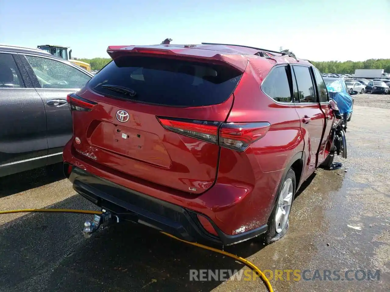 4 Photograph of a damaged car 5TDZZRAHXMS528721 TOYOTA HIGHLANDER 2021