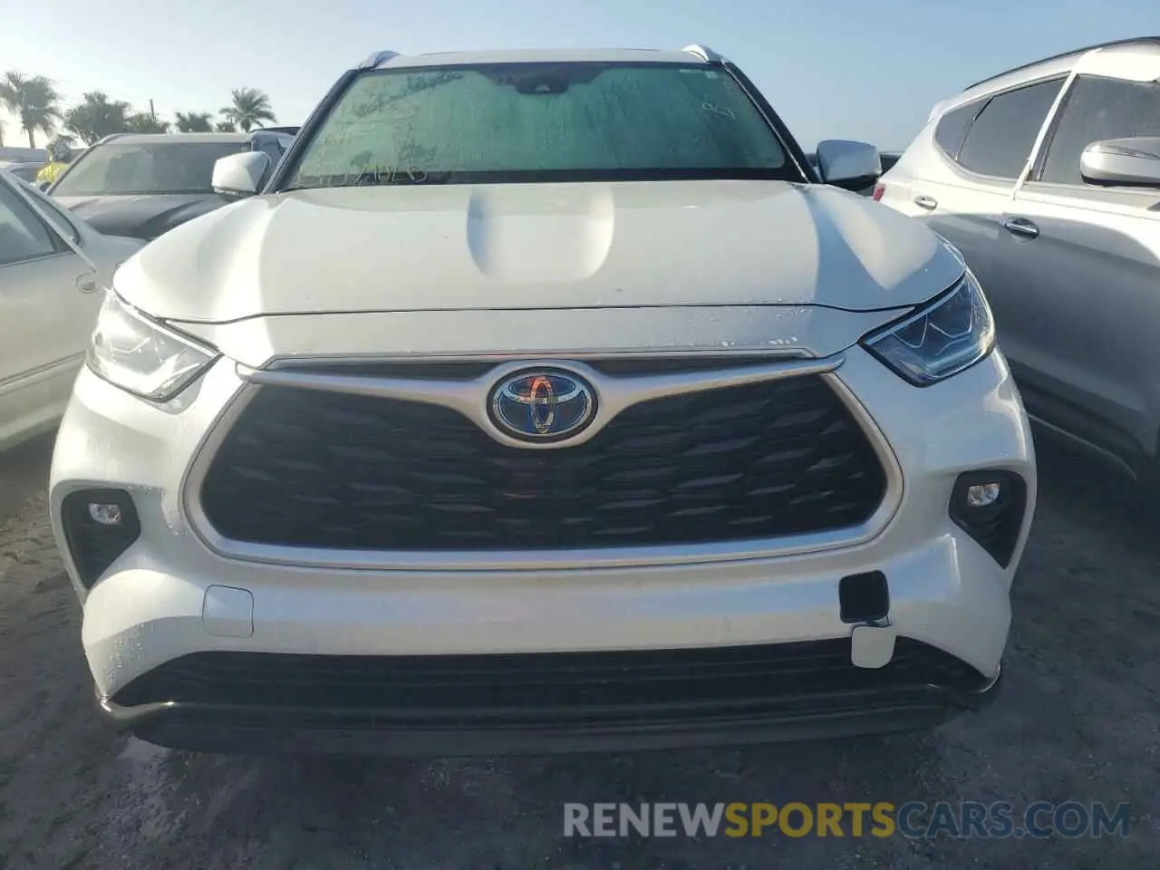 5 Photograph of a damaged car 5TDAARAH0NS512923 TOYOTA HIGHLANDER 2022
