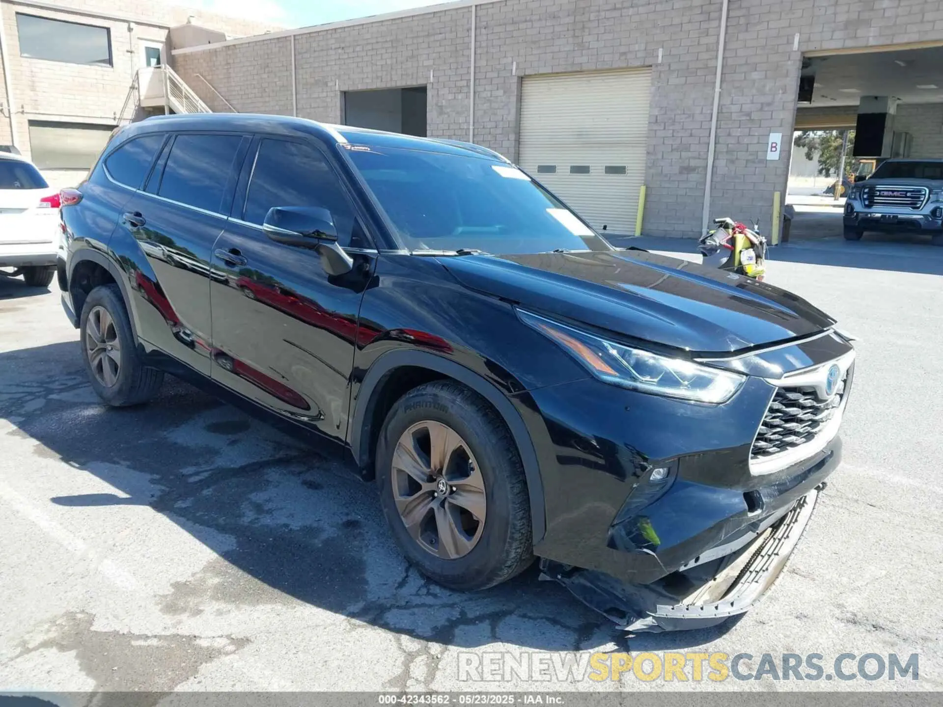 1 Photograph of a damaged car 5TDAARAH2NS517184 TOYOTA HIGHLANDER 2022
