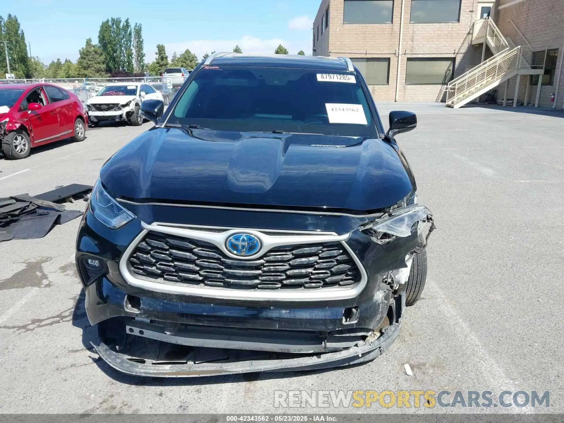 12 Photograph of a damaged car 5TDAARAH2NS517184 TOYOTA HIGHLANDER 2022