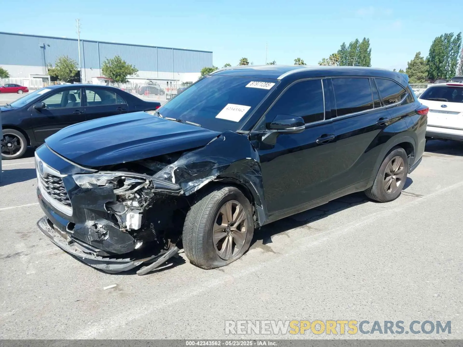2 Photograph of a damaged car 5TDAARAH2NS517184 TOYOTA HIGHLANDER 2022