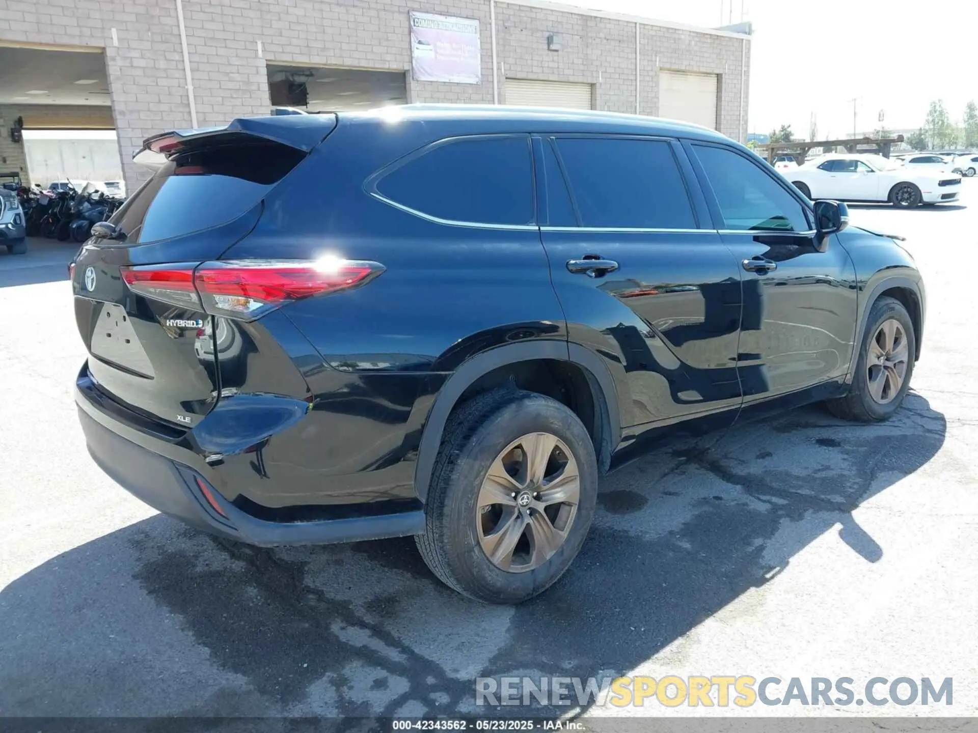 4 Photograph of a damaged car 5TDAARAH2NS517184 TOYOTA HIGHLANDER 2022