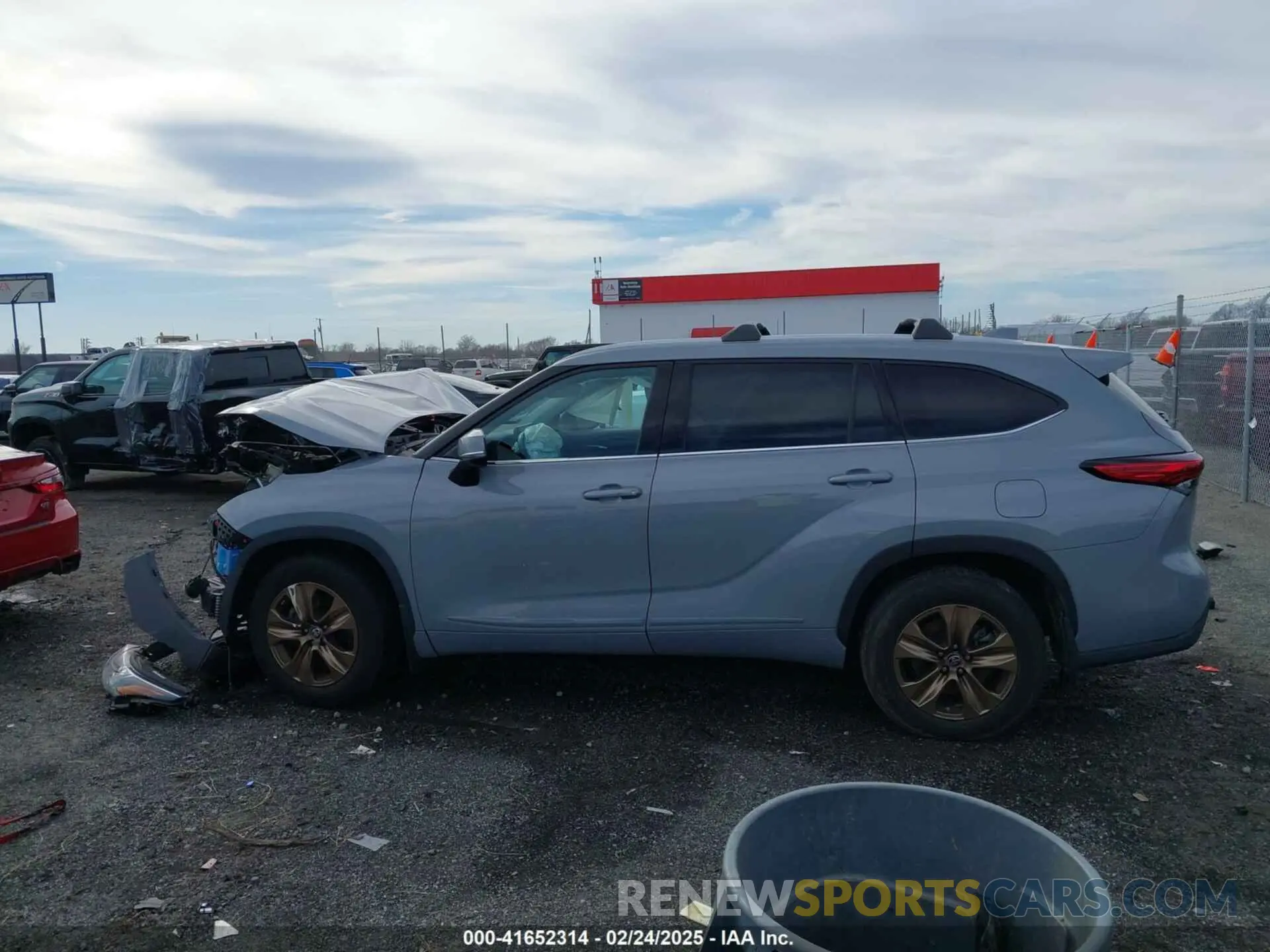 14 Photograph of a damaged car 5TDAARAH7NS509954 TOYOTA HIGHLANDER 2022
