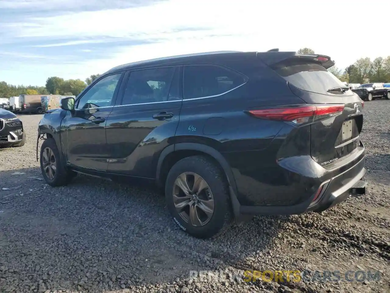 2 Photograph of a damaged car 5TDABRCH4NS541691 TOYOTA HIGHLANDER 2022