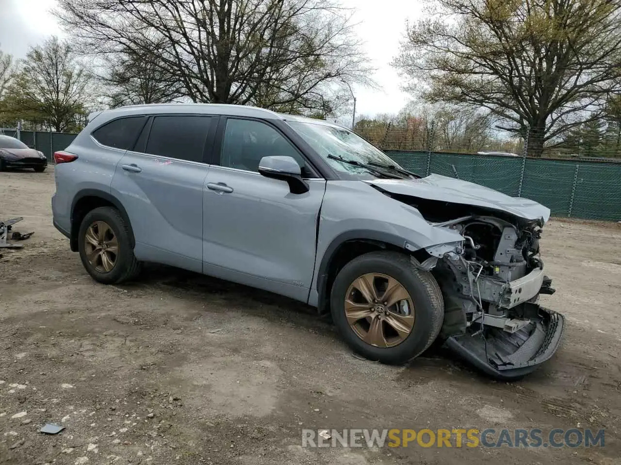 4 Photograph of a damaged car 5TDABRCH5NS541179 TOYOTA HIGHLANDER 2022