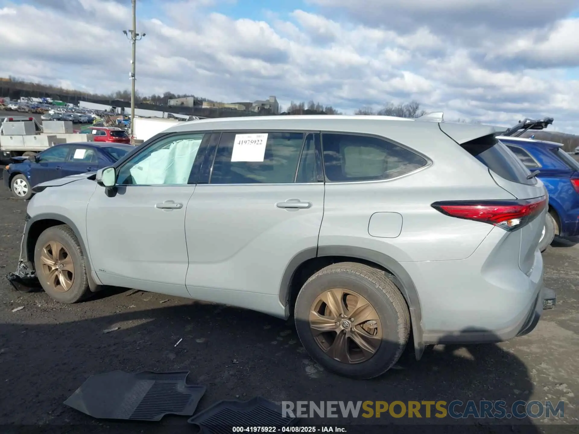 14 Photograph of a damaged car 5TDABRCH5NS544065 TOYOTA HIGHLANDER 2022