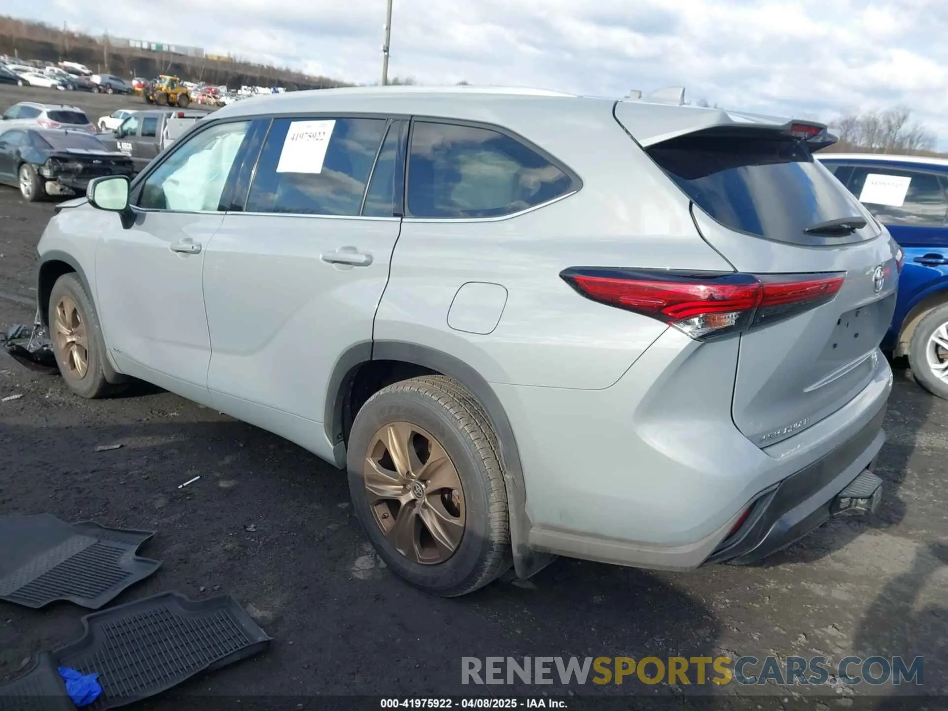 3 Photograph of a damaged car 5TDABRCH5NS544065 TOYOTA HIGHLANDER 2022