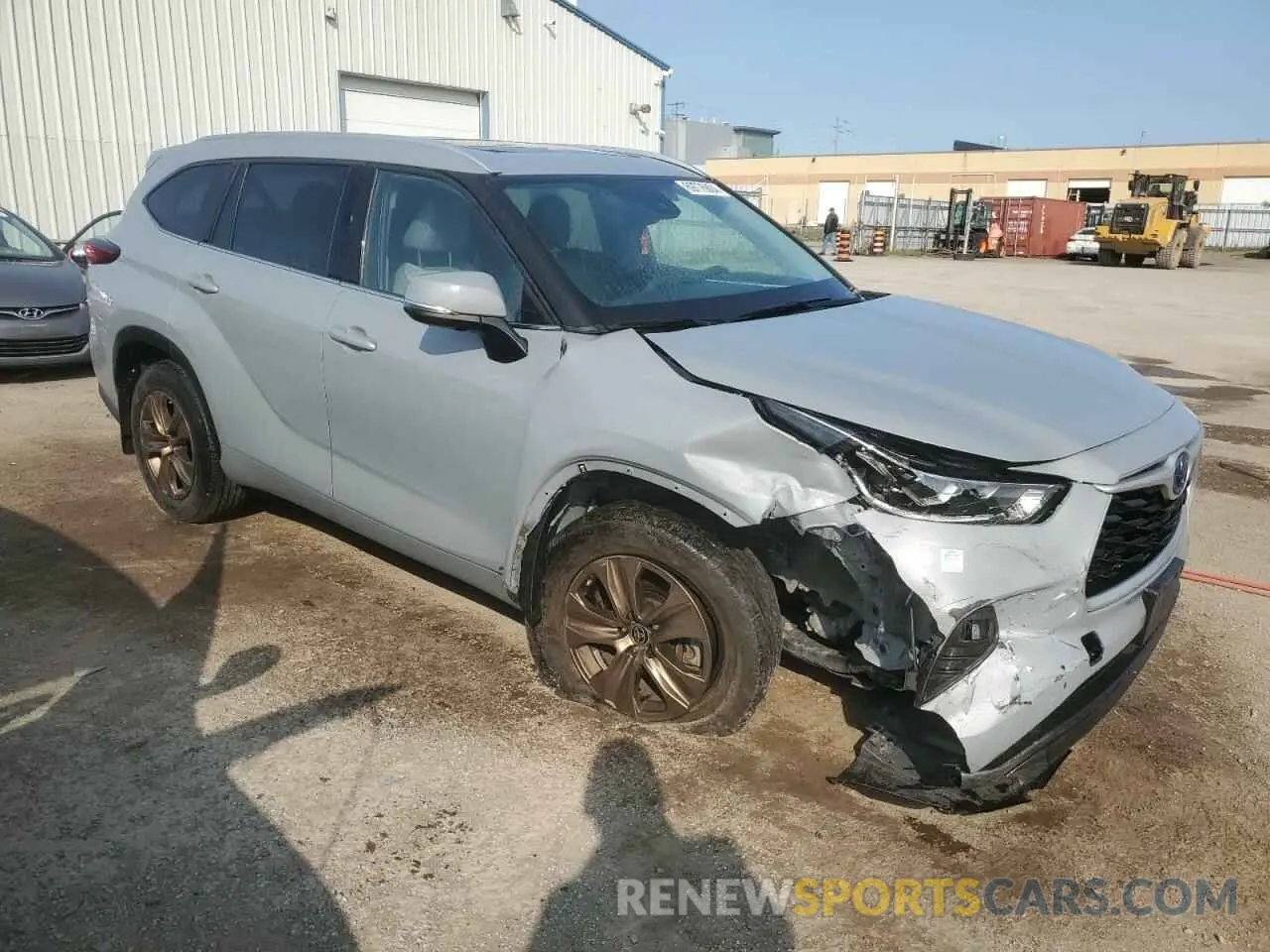 4 Photograph of a damaged car 5TDABRCH7NS549025 TOYOTA HIGHLANDER 2022