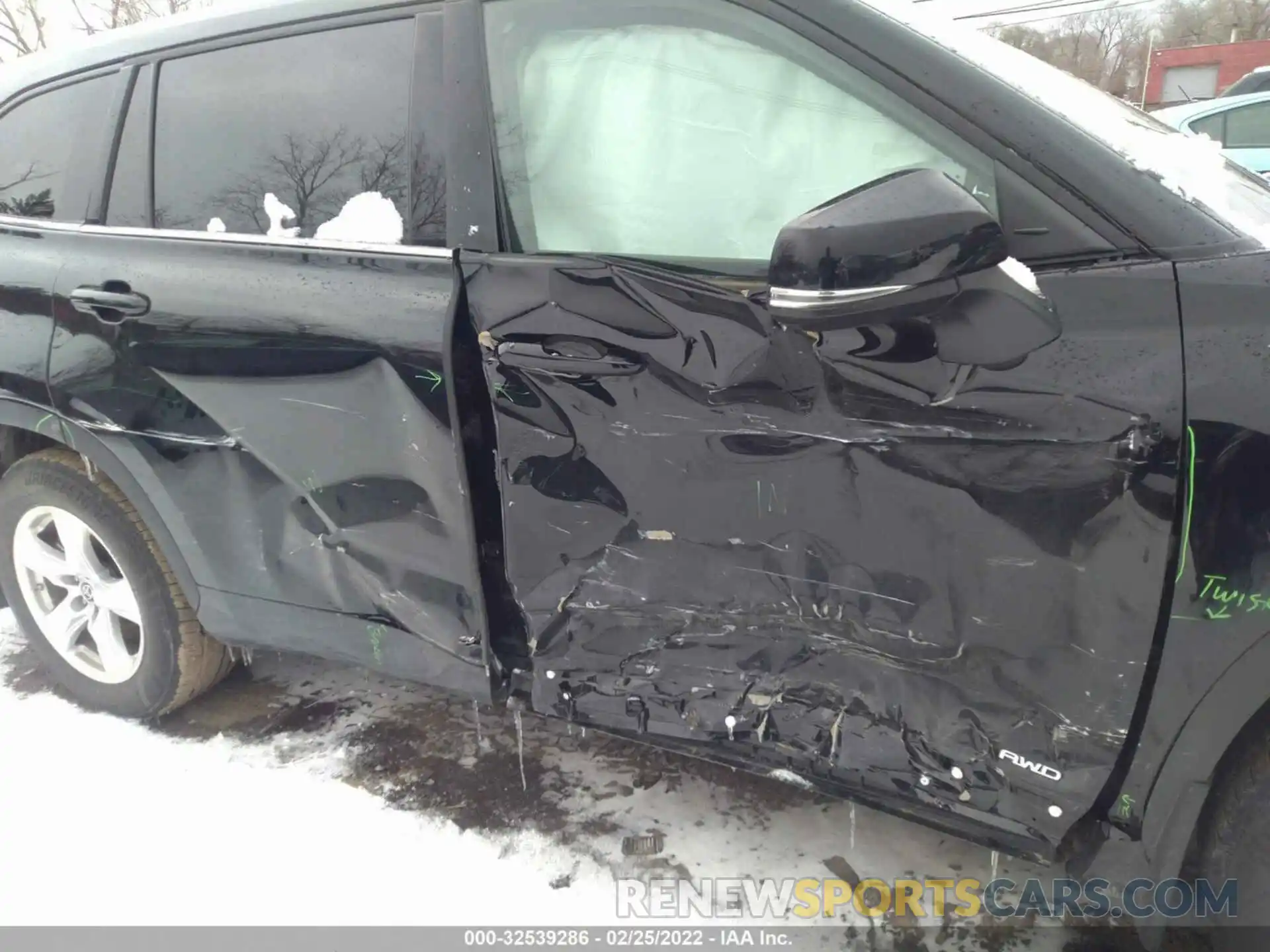 6 Photograph of a damaged car 5TDBBRCH0NS071471 TOYOTA HIGHLANDER 2022