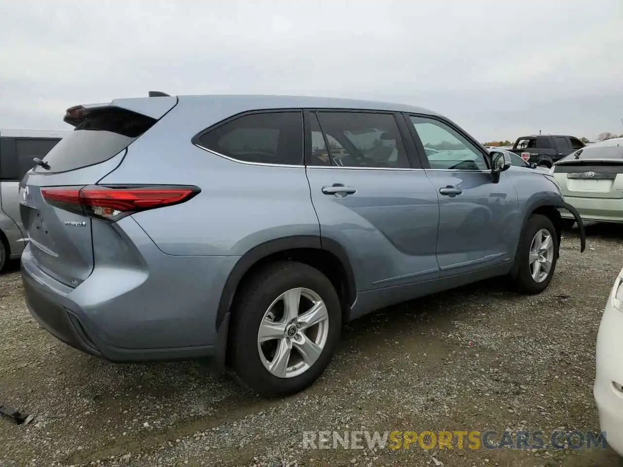 3 Photograph of a damaged car 5TDBBRCH1NS073617 TOYOTA HIGHLANDER 2022