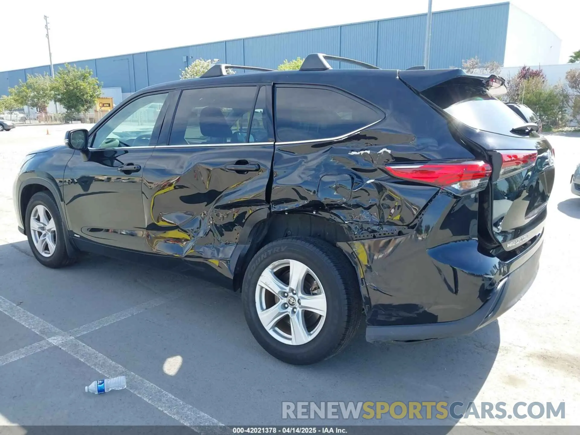 3 Photograph of a damaged car 5TDBBRCH1NS541023 TOYOTA HIGHLANDER 2022