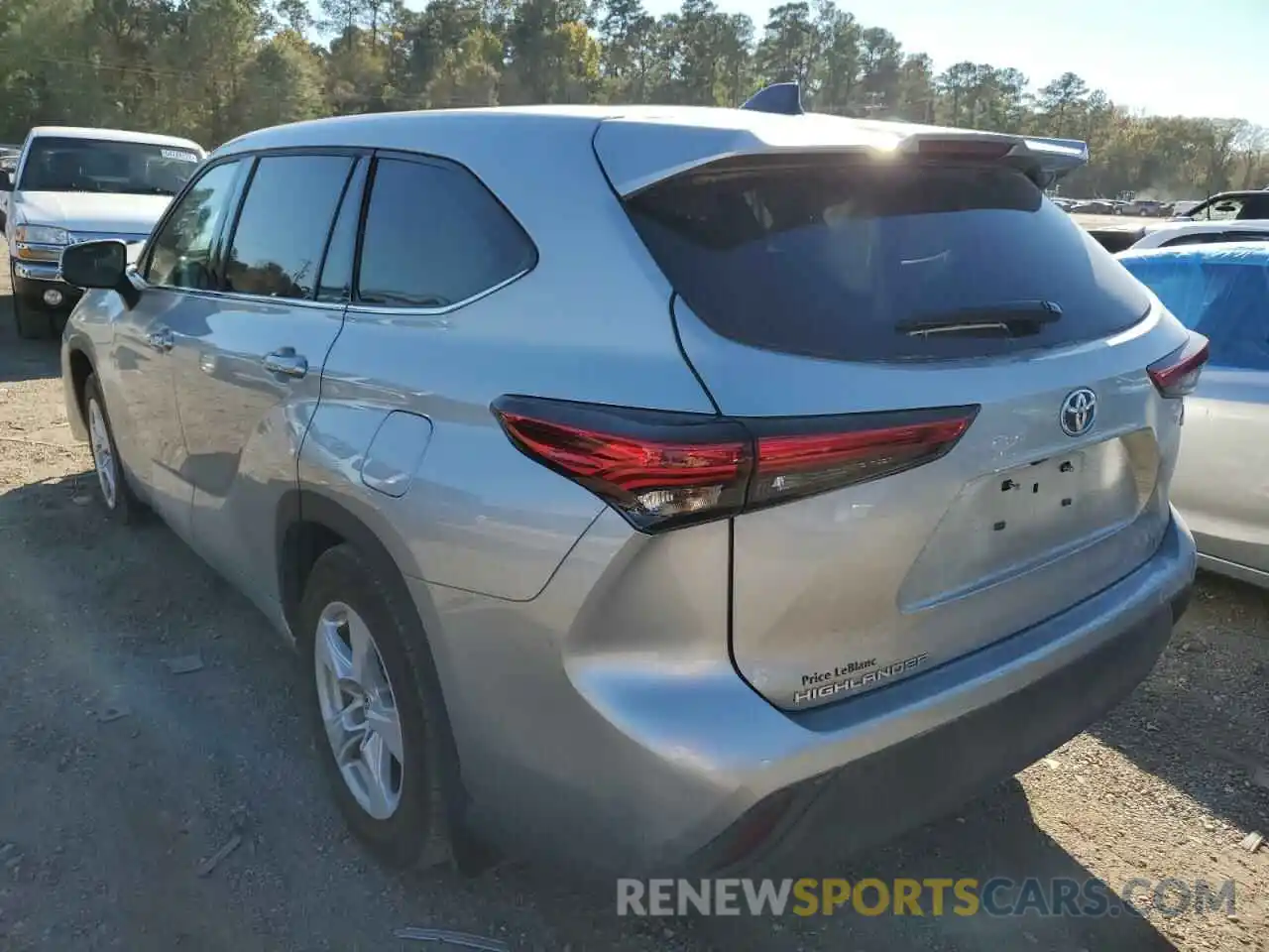 3 Photograph of a damaged car 5TDBBRCH3NS543887 TOYOTA HIGHLANDER 2022