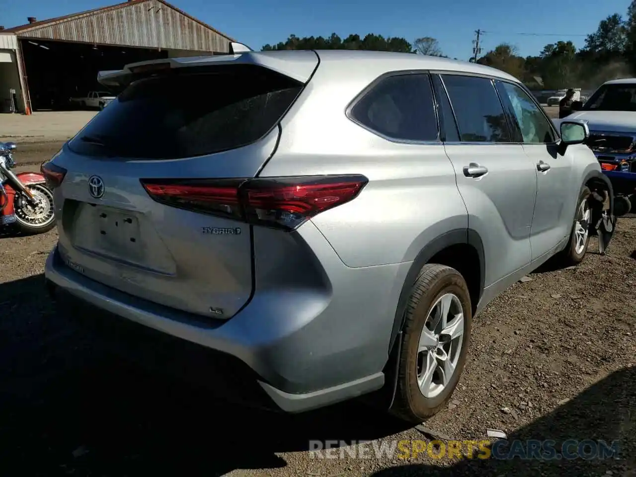 4 Photograph of a damaged car 5TDBBRCH3NS543887 TOYOTA HIGHLANDER 2022