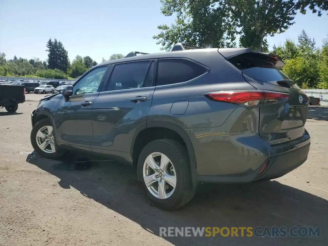 2 Photograph of a damaged car 5TDBBRCH3NS560480 TOYOTA HIGHLANDER 2022