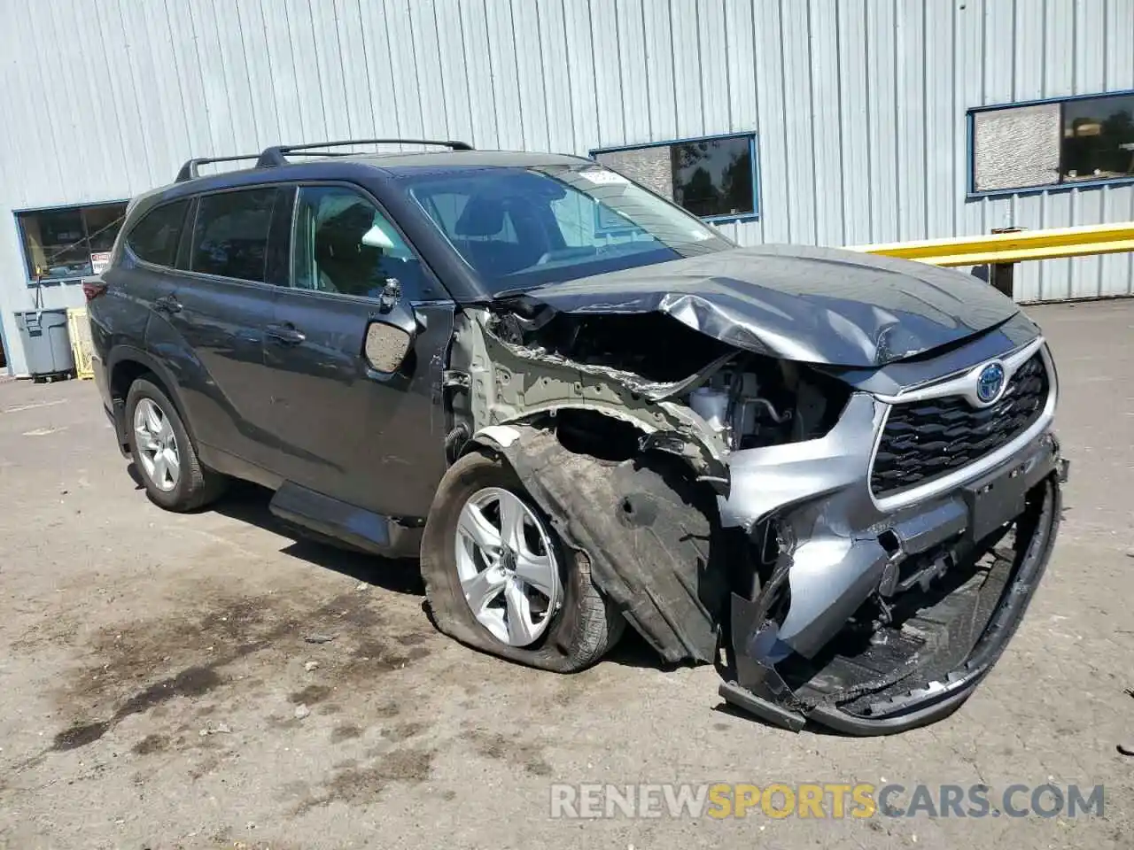 4 Photograph of a damaged car 5TDBBRCH3NS560480 TOYOTA HIGHLANDER 2022