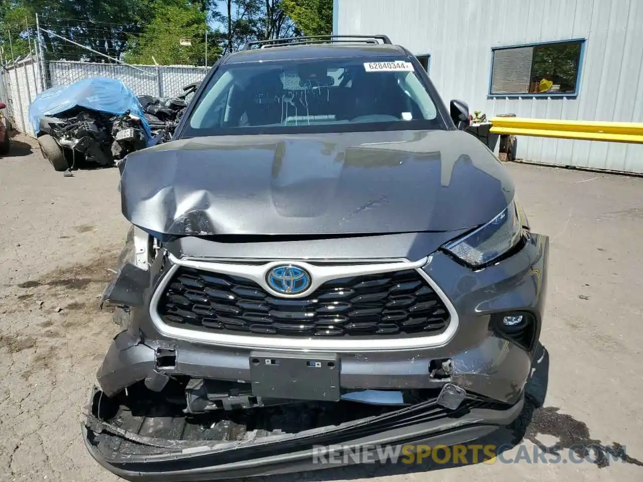 5 Photograph of a damaged car 5TDBBRCH3NS560480 TOYOTA HIGHLANDER 2022