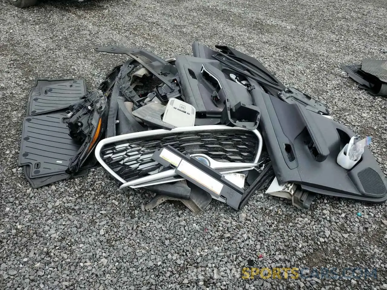 13 Photograph of a damaged car 5TDBBRCH4NS560603 TOYOTA HIGHLANDER 2022