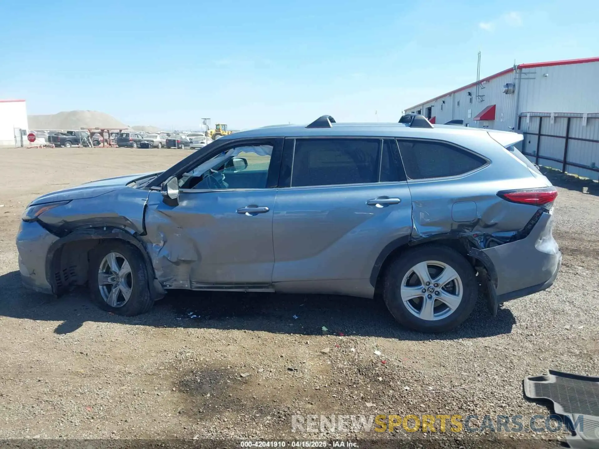 15 Photograph of a damaged car 5TDBBRCH6NS079090 TOYOTA HIGHLANDER 2022