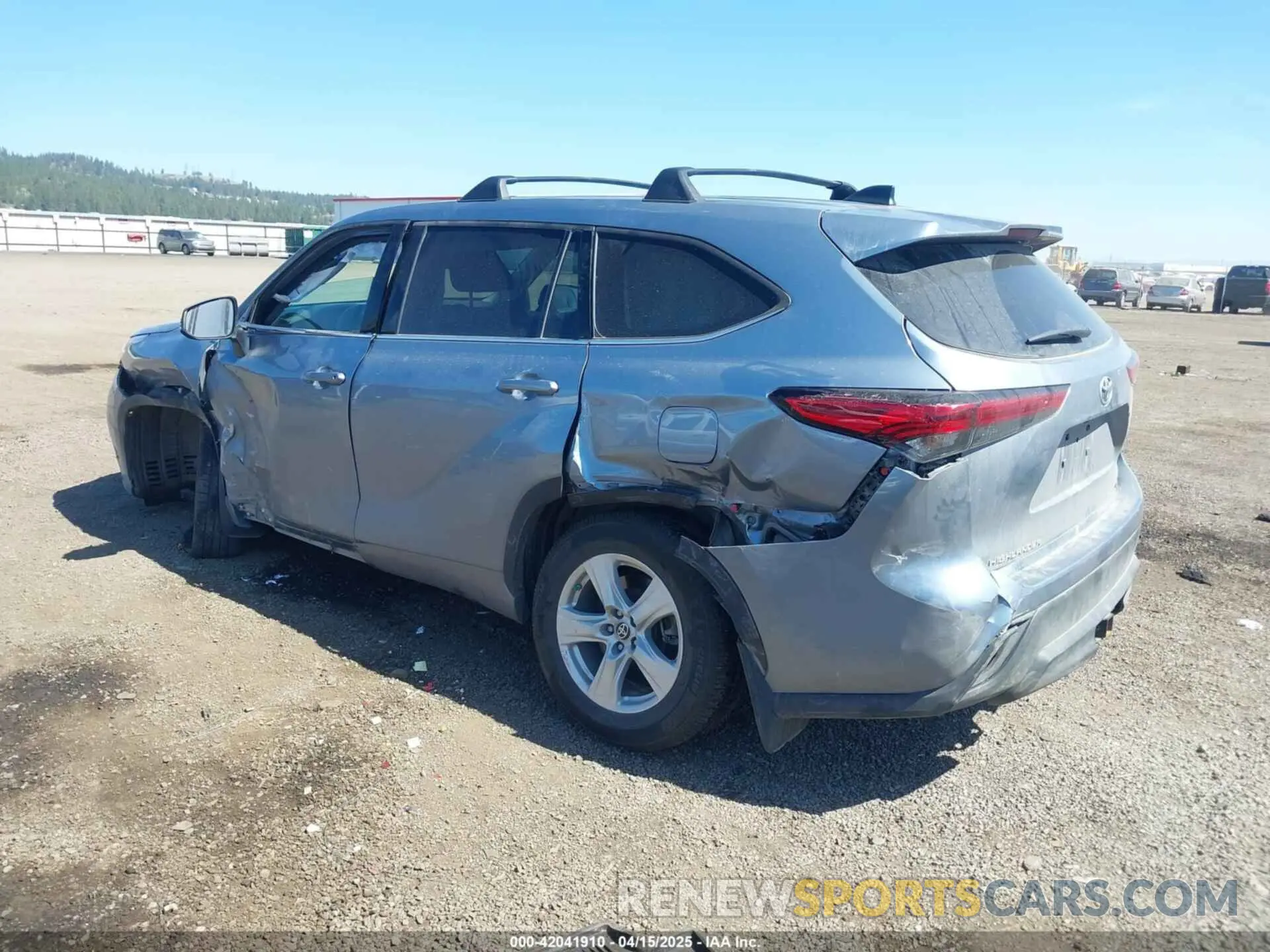 3 Photograph of a damaged car 5TDBBRCH6NS079090 TOYOTA HIGHLANDER 2022
