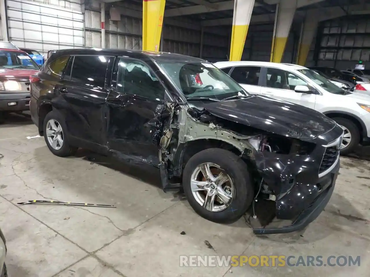 4 Photograph of a damaged car 5TDBBRCH8NS079849 TOYOTA HIGHLANDER 2022