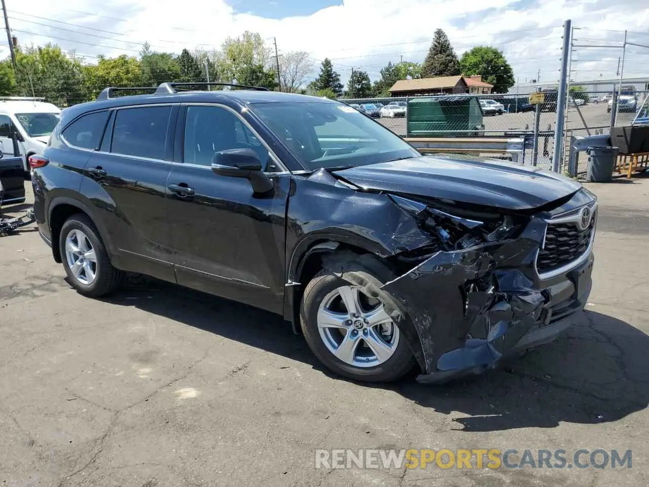 4 Photograph of a damaged car 5TDBZRBH0NS230874 TOYOTA HIGHLANDER 2022