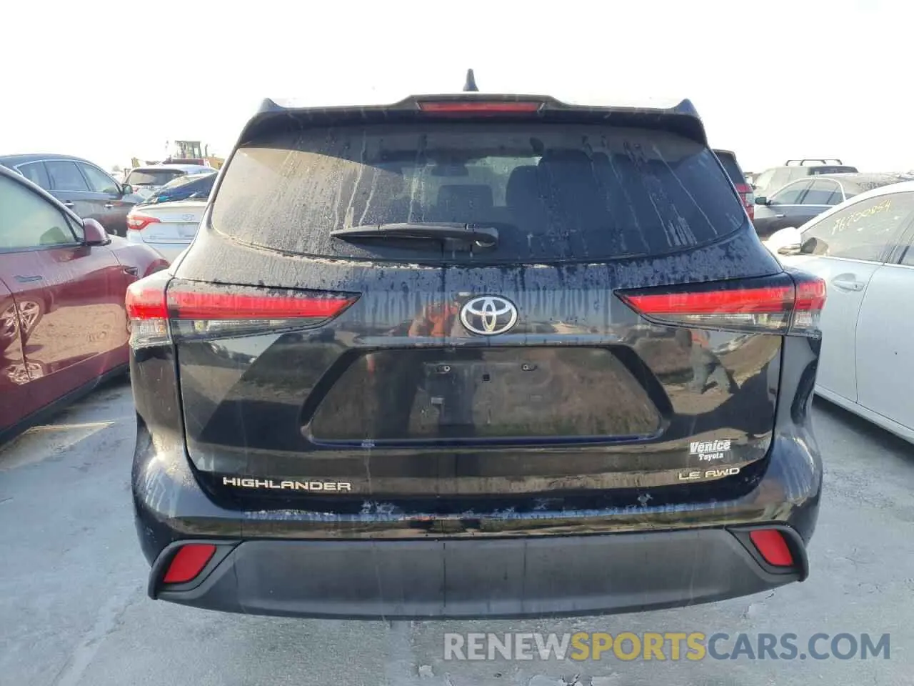 6 Photograph of a damaged car 5TDBZRBH0NS572552 TOYOTA HIGHLANDER 2022