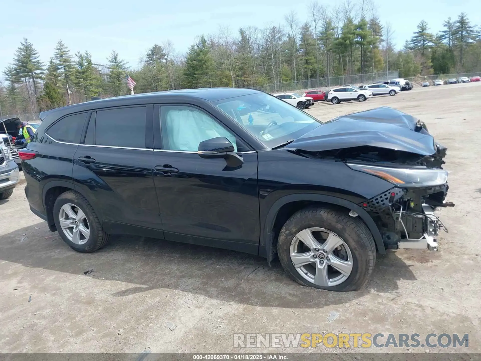 14 Photograph of a damaged car 5TDBZRBH2NS206348 TOYOTA HIGHLANDER 2022