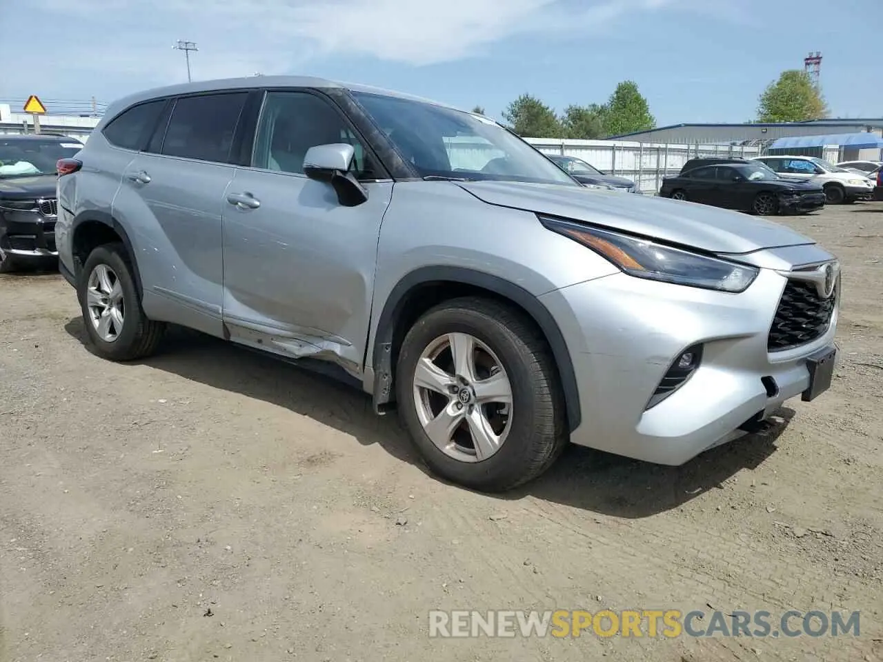 4 Photograph of a damaged car 5TDBZRBH2NS565408 TOYOTA HIGHLANDER 2022