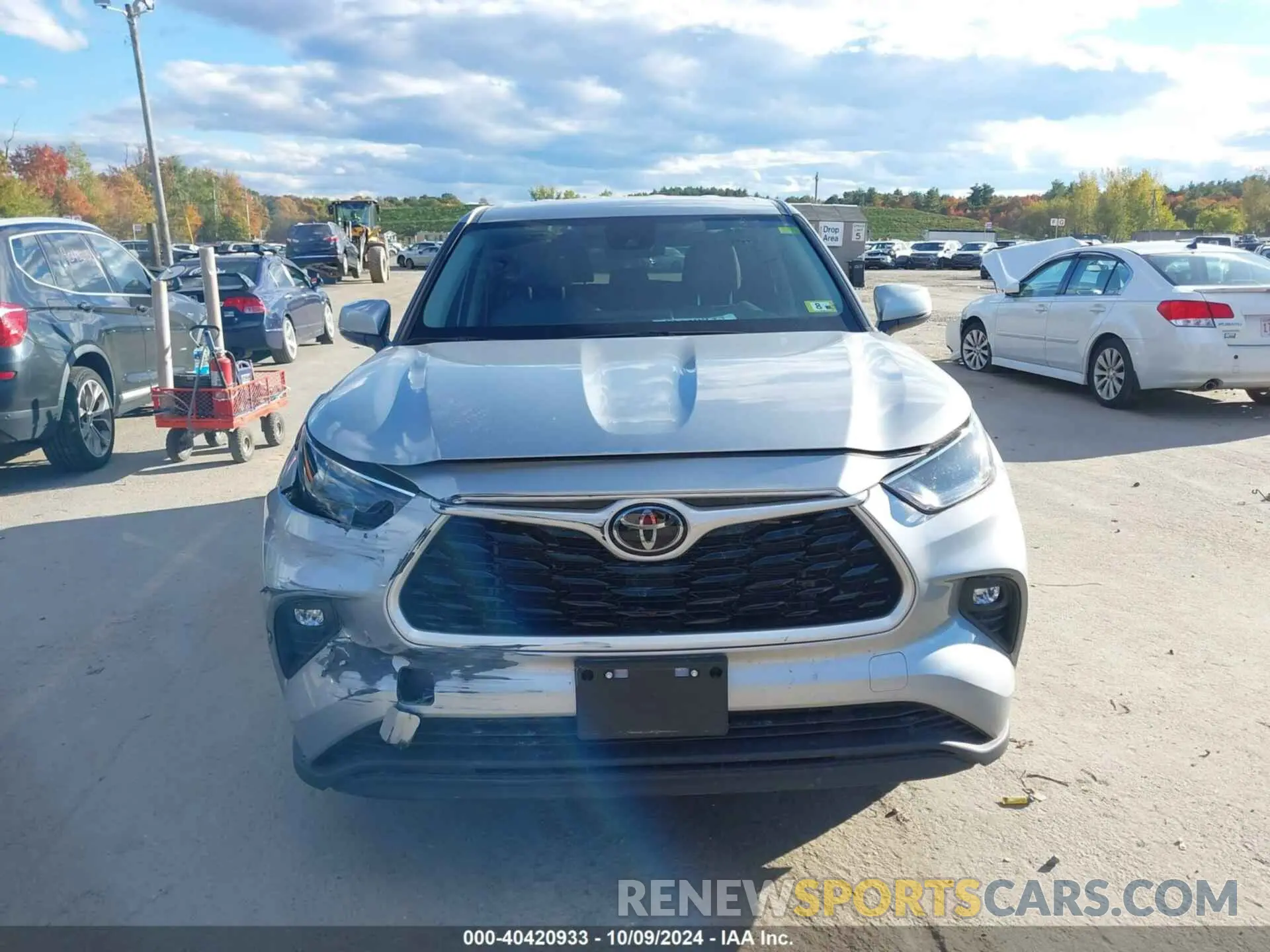 12 Photograph of a damaged car 5TDBZRBH2NS578630 TOYOTA HIGHLANDER 2022