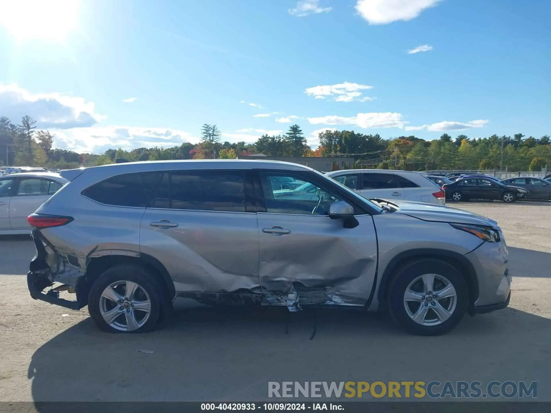 13 Photograph of a damaged car 5TDBZRBH2NS578630 TOYOTA HIGHLANDER 2022