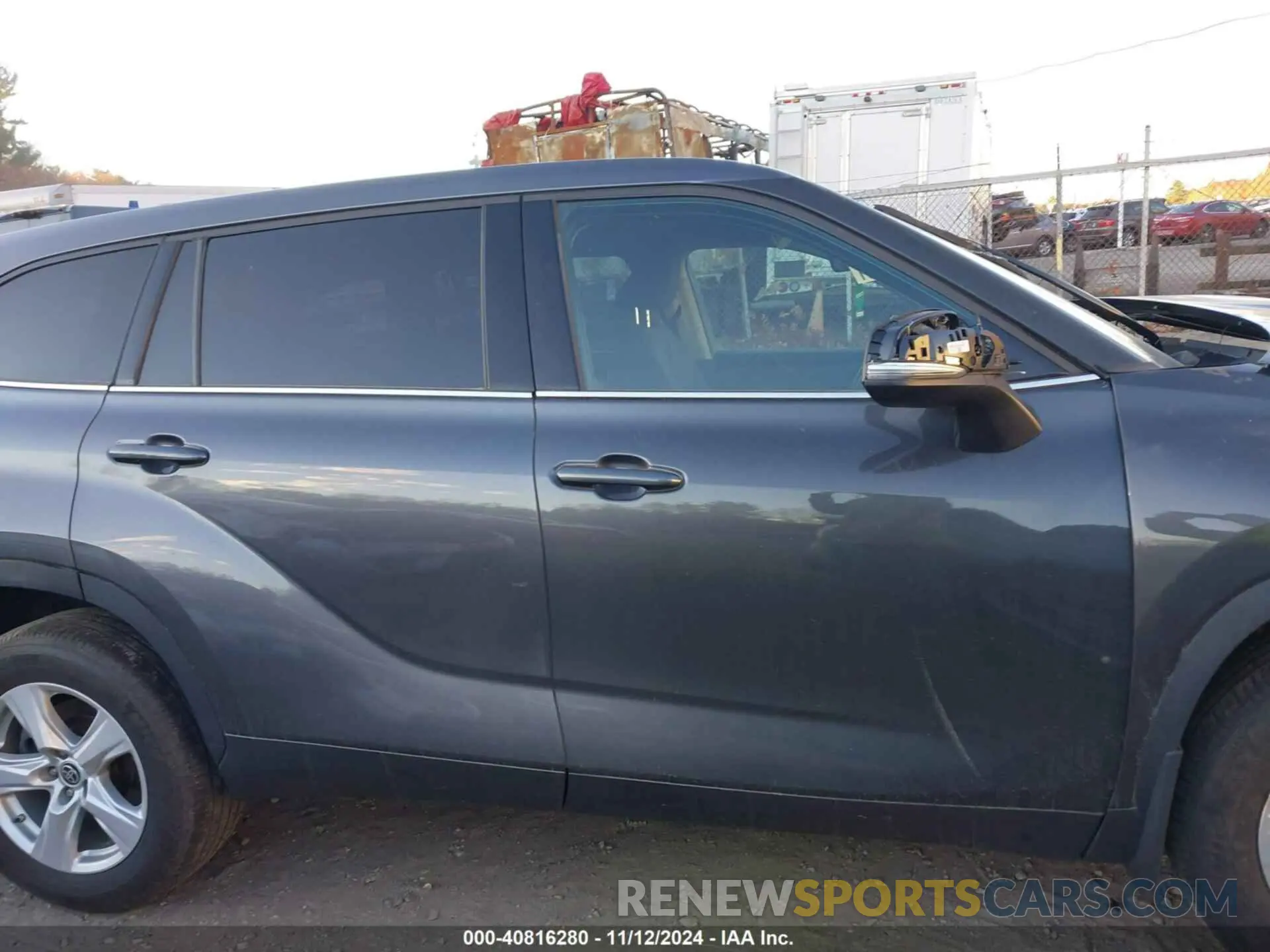 13 Photograph of a damaged car 5TDBZRBH3NS562209 TOYOTA HIGHLANDER 2022