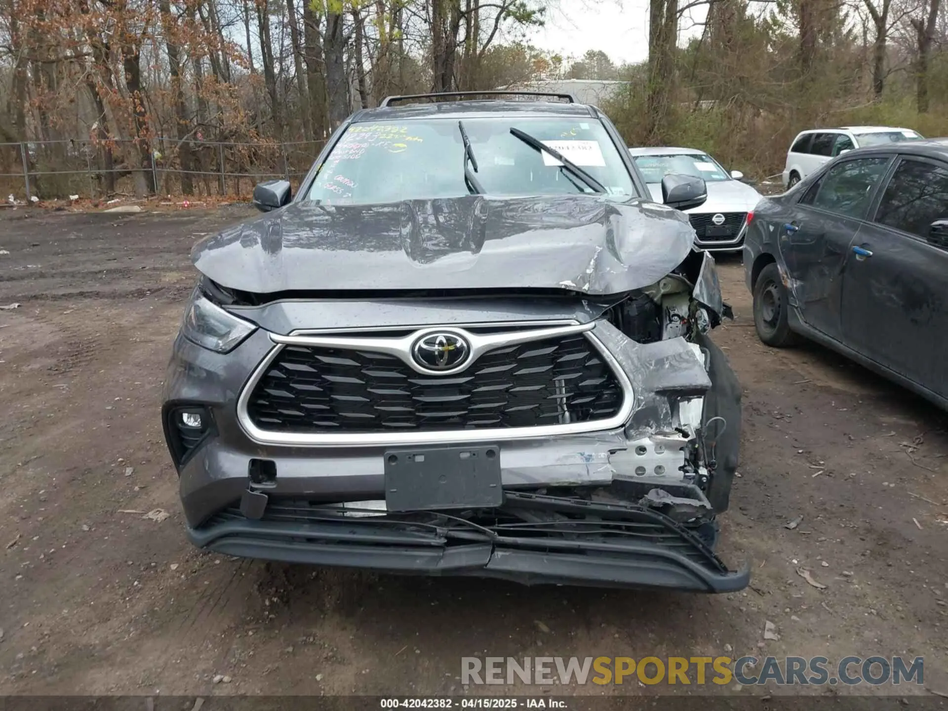 12 Photograph of a damaged car 5TDBZRBH4NS192520 TOYOTA HIGHLANDER 2022