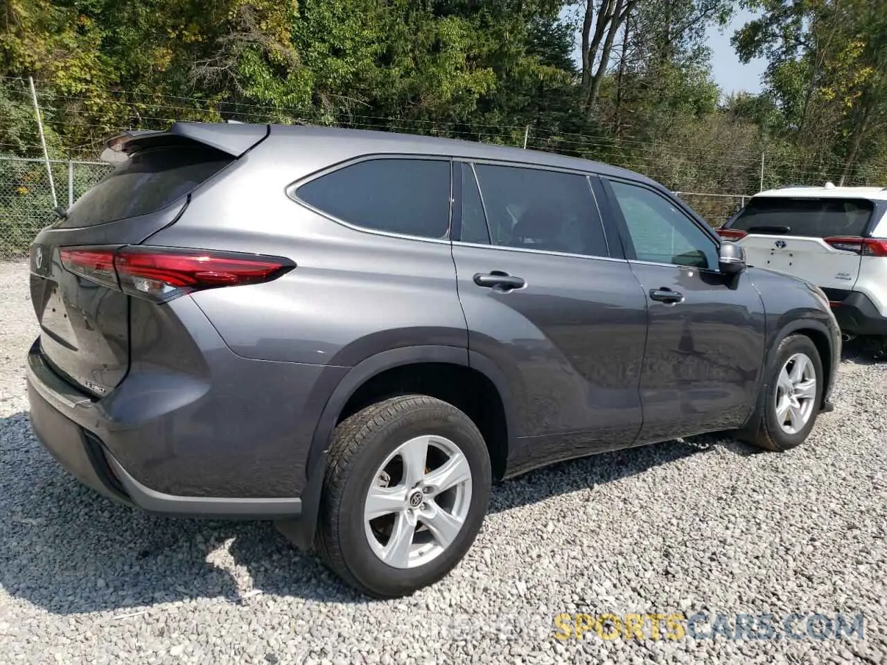 3 Photograph of a damaged car 5TDBZRBH4NS563983 TOYOTA HIGHLANDER 2022