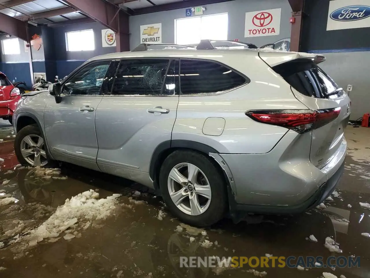 2 Photograph of a damaged car 5TDBZRBH4NS587555 TOYOTA HIGHLANDER 2022