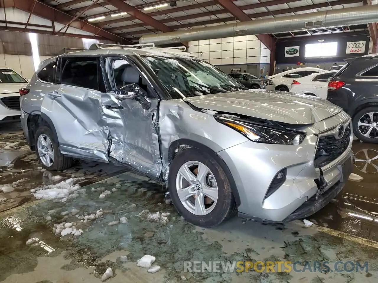 4 Photograph of a damaged car 5TDBZRBH4NS587555 TOYOTA HIGHLANDER 2022
