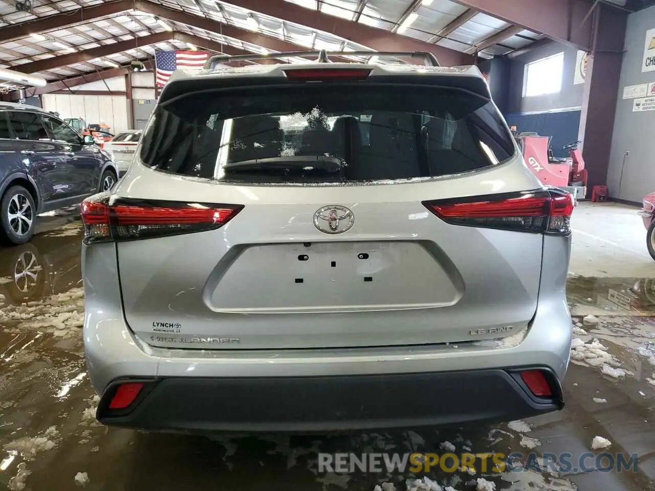 6 Photograph of a damaged car 5TDBZRBH4NS587555 TOYOTA HIGHLANDER 2022