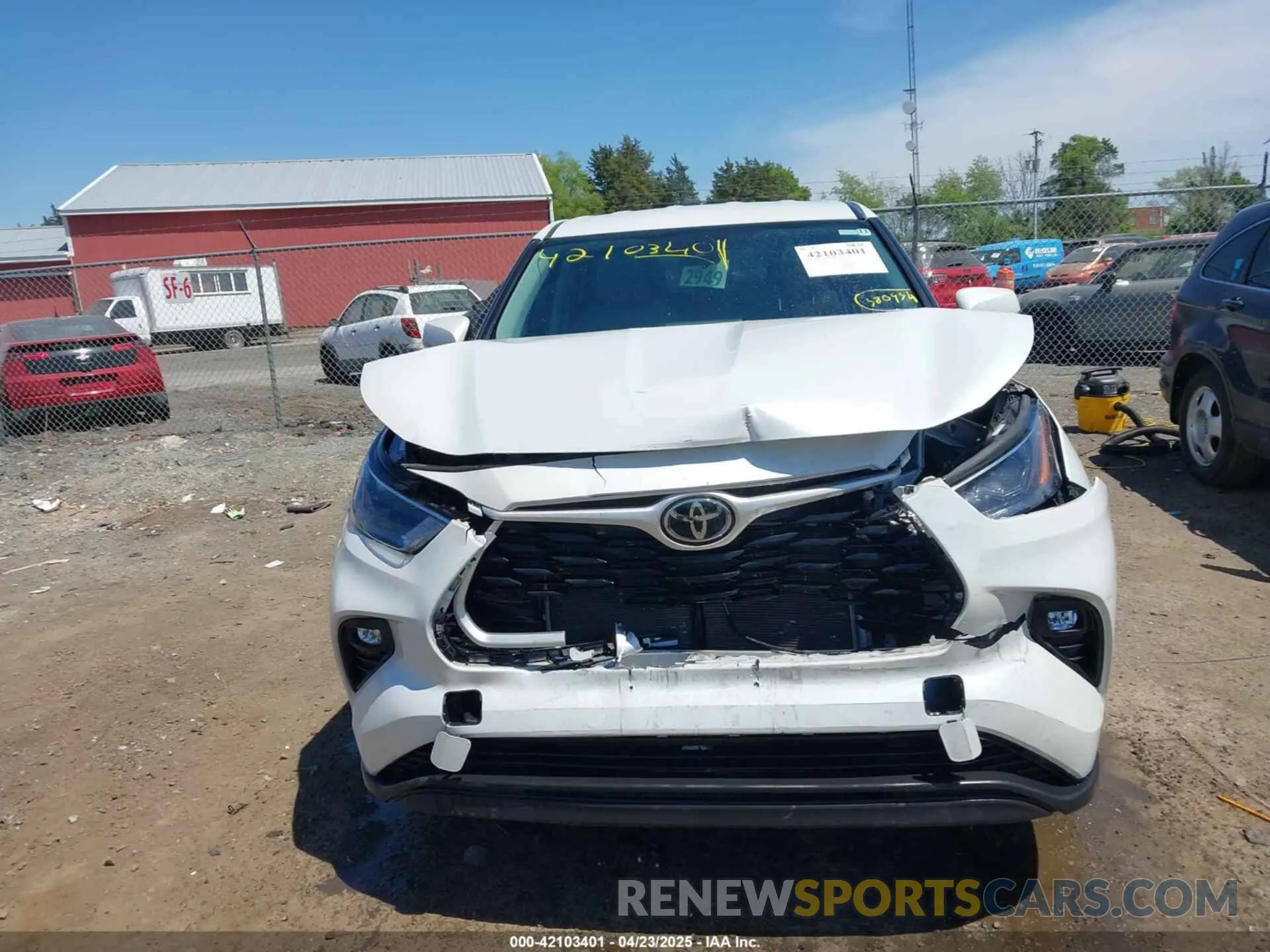 12 Photograph of a damaged car 5TDBZRBH5NS580954 TOYOTA HIGHLANDER 2022