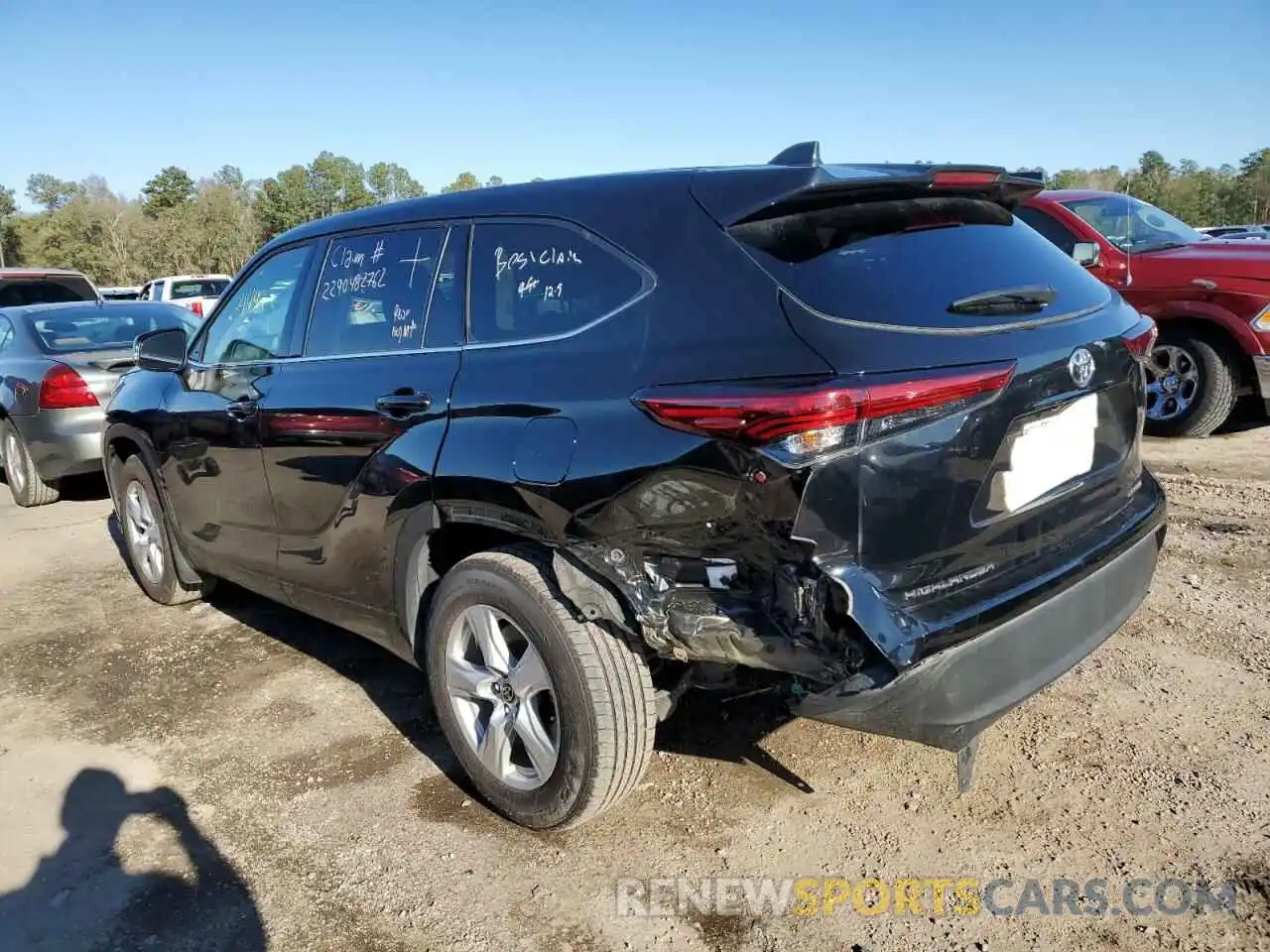 2 Photograph of a damaged car 5TDBZRBH7NS214042 TOYOTA HIGHLANDER 2022