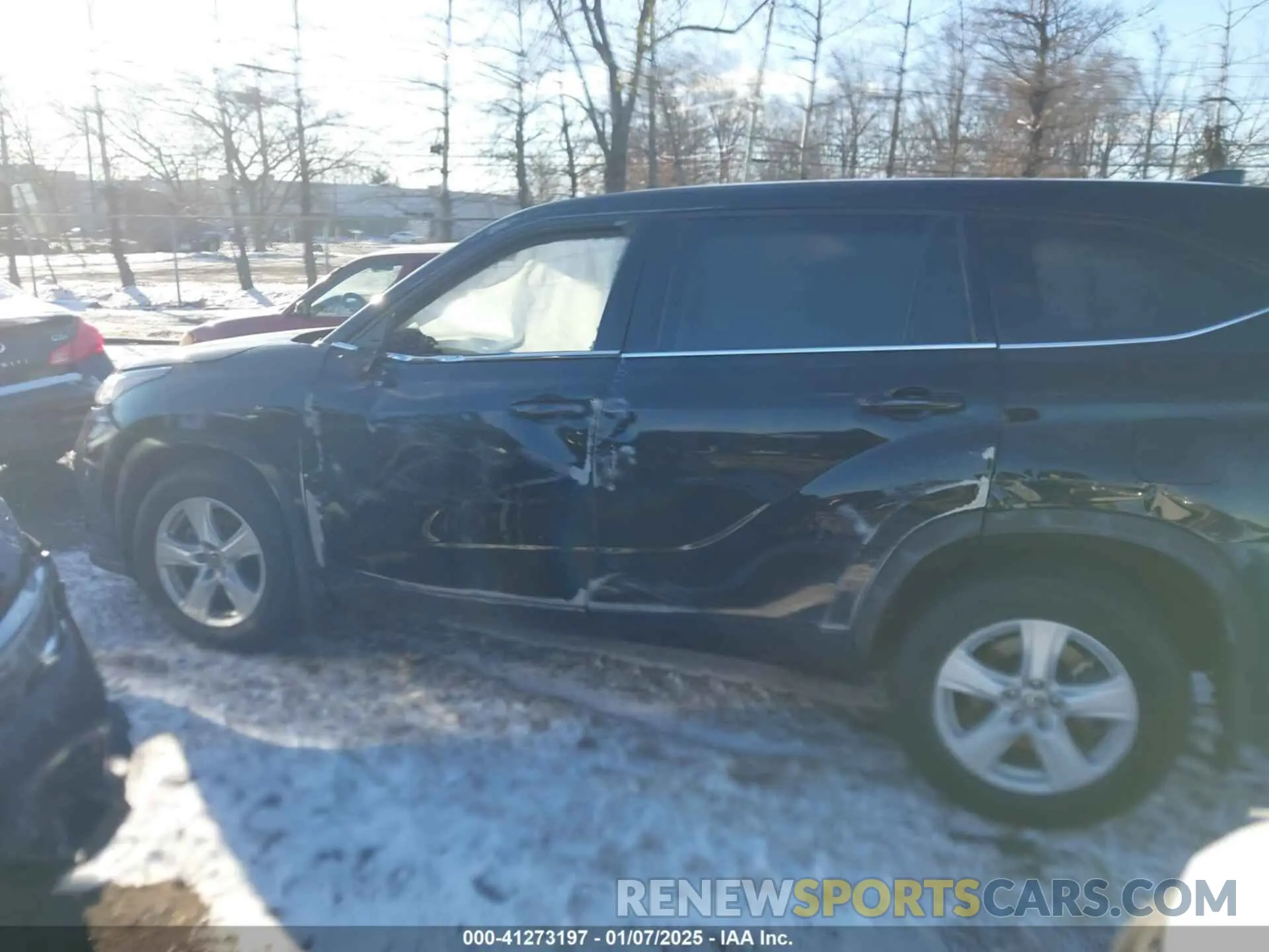 14 Photograph of a damaged car 5TDBZRBH7NS574122 TOYOTA HIGHLANDER 2022