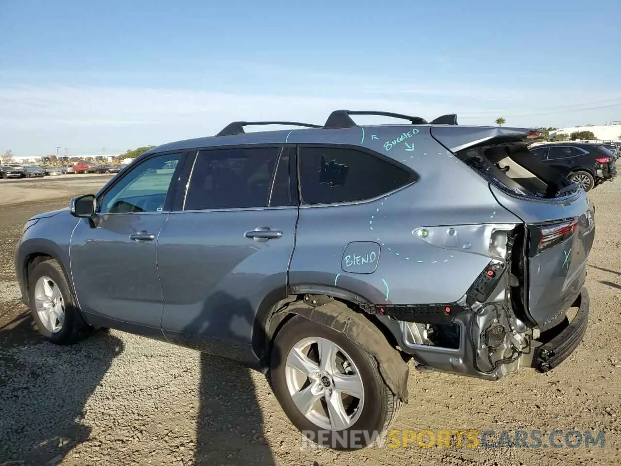 2 Photograph of a damaged car 5TDBZRBH9NS220795 TOYOTA HIGHLANDER 2022