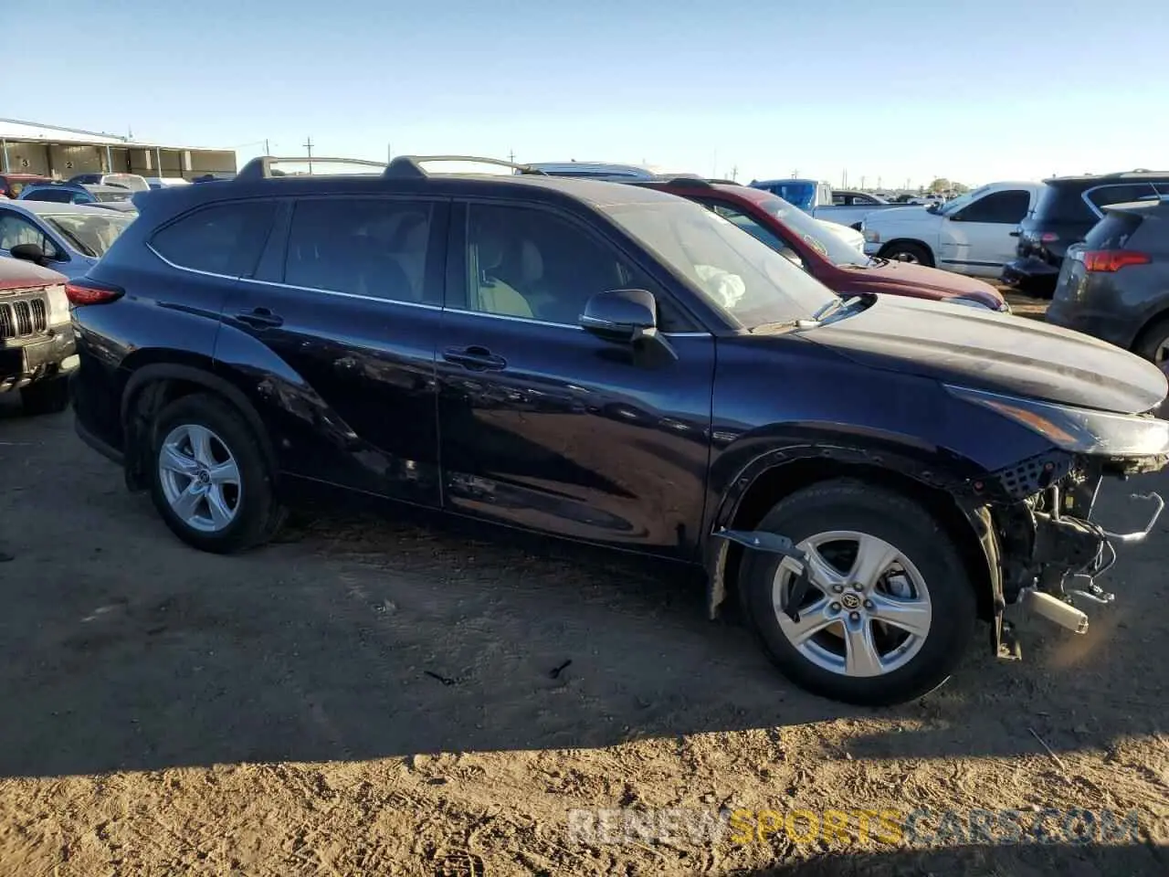 4 Photograph of a damaged car 5TDBZRBHXNS200345 TOYOTA HIGHLANDER 2022